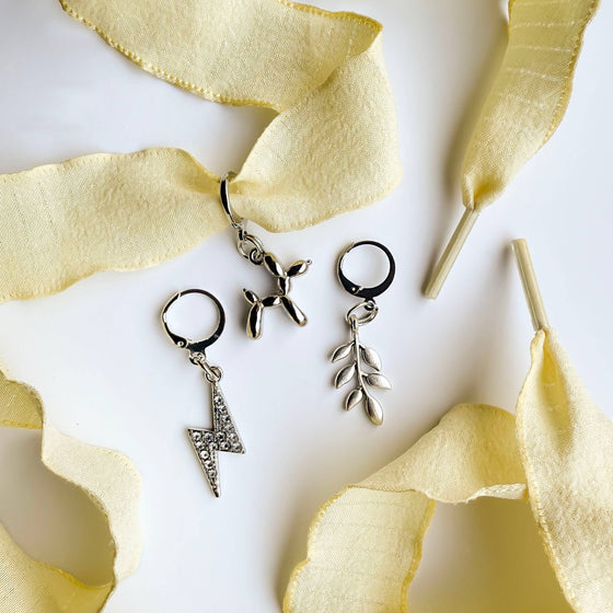 Leo & Lee Studio - Shoe Charm and Lace Sets |  Sneaker Charm and Lace Sets : Hot Pink Laces/Honeycomb/Bee/Flower