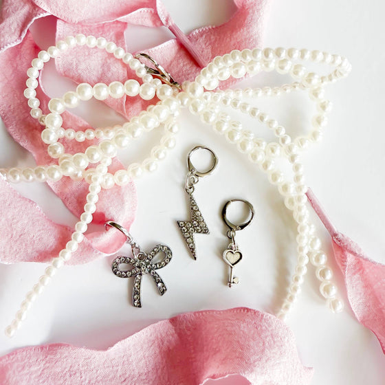 Leo & Lee Studio - Shoe Charm and Lace Sets |  Sneaker Charm and Lace Sets : Hot Pink Laces/Honeycomb/Bee/Flower